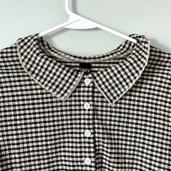 tan & black plaid gingham polo collar front button cropped top - Picture 8 of 11